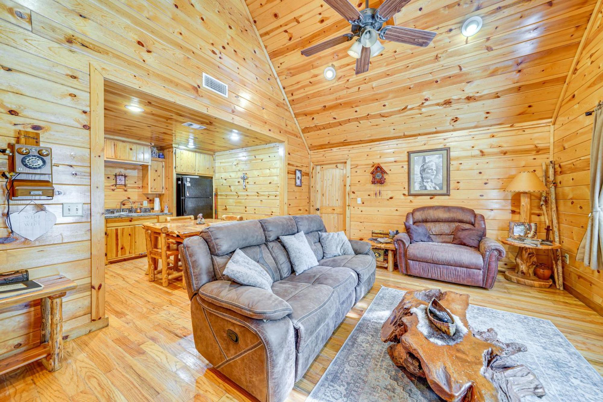 Broken Bow Rental Cabin With Hot Tub And Bar מראה חיצוני תמונה